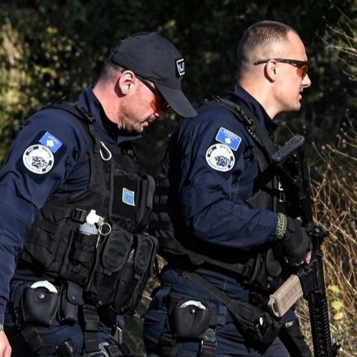 Tragedija na Kosovu: tinejdžerica pala s balkona, preminula u bolnici