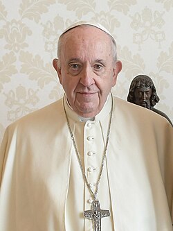 Autor File:Portrait of Pope Francis (2021).jpg: Presidenza della Repubblica
derivative work: Samuele1607, Attribution, https://commons.wikimedia.org/w/index.php?curid=129042272
